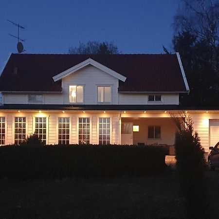 Härryda Landvetter Airport B&B And Parking מראה חיצוני תמונה